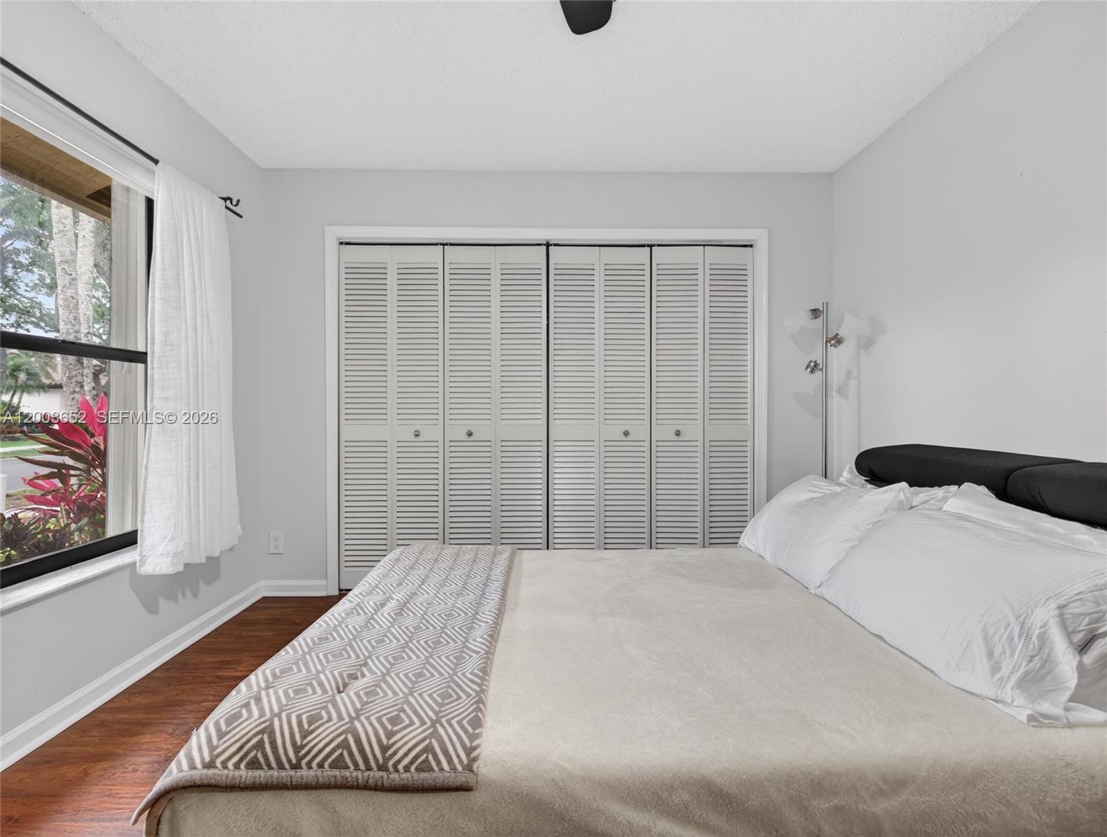 COUNTRY ISLES - Residential