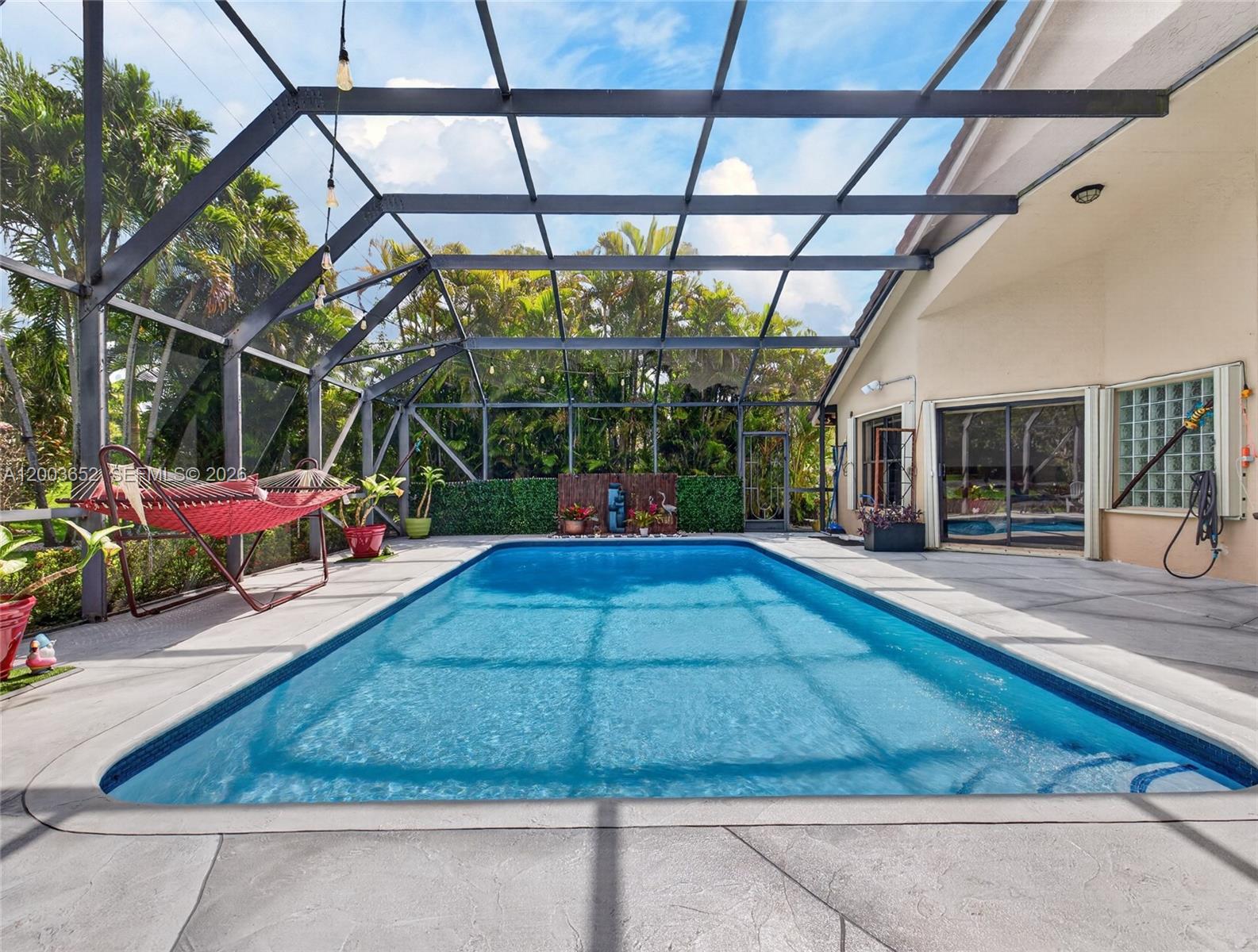 COUNTRY ISLES - Residential