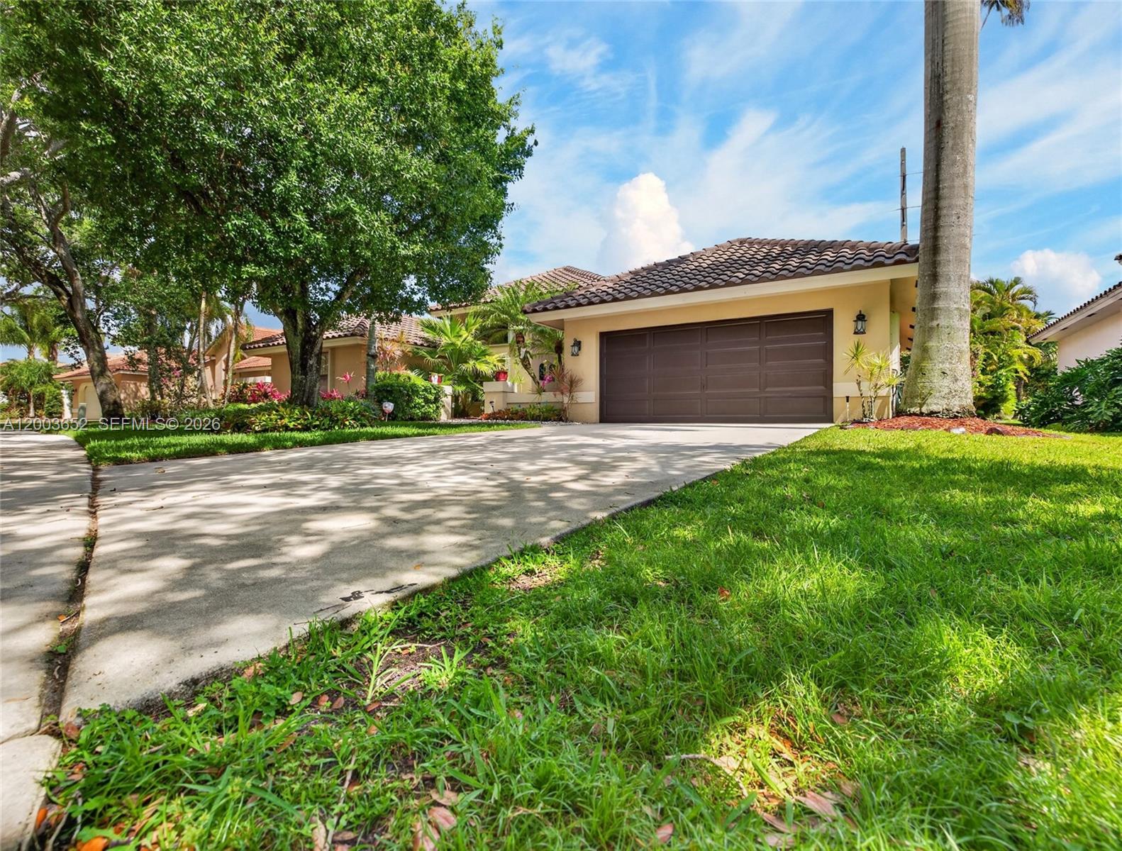 COUNTRY ISLES - Residential