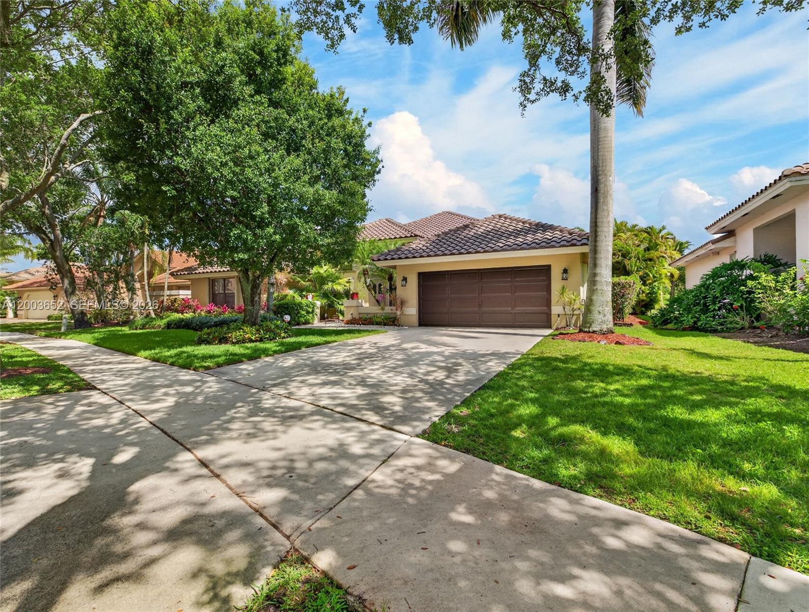 COUNTRY ISLES - Residential