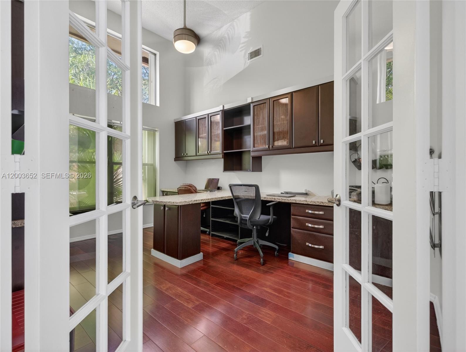 COUNTRY ISLES - Residential