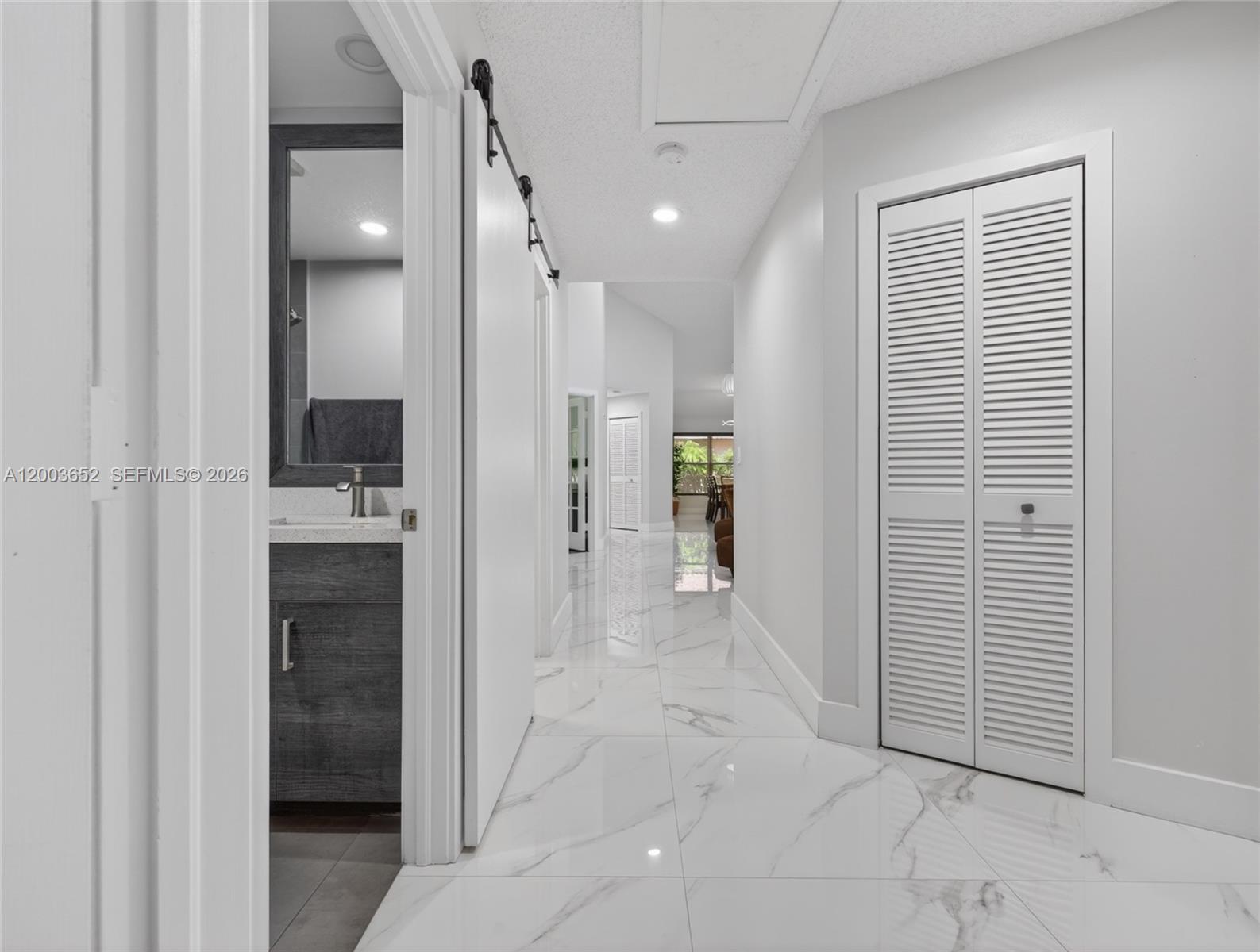 COUNTRY ISLES - Residential