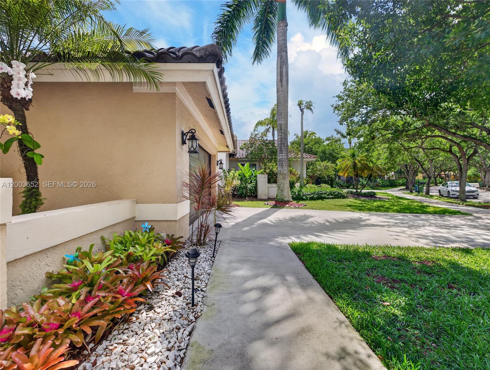 COUNTRY ISLES - Residential