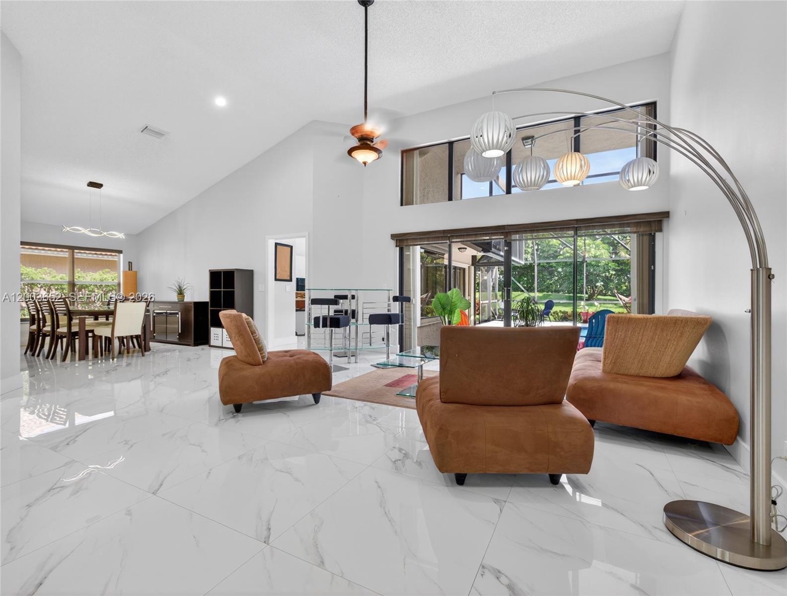 COUNTRY ISLES - Residential