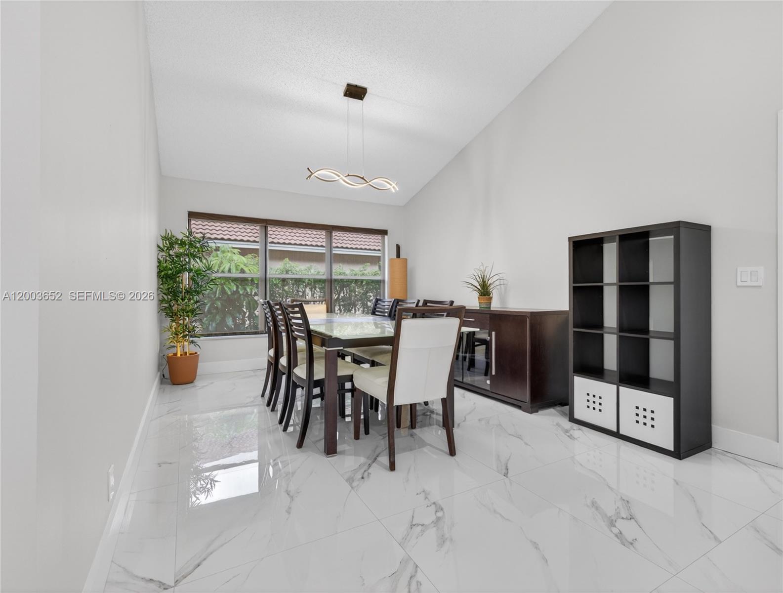 COUNTRY ISLES - Residential