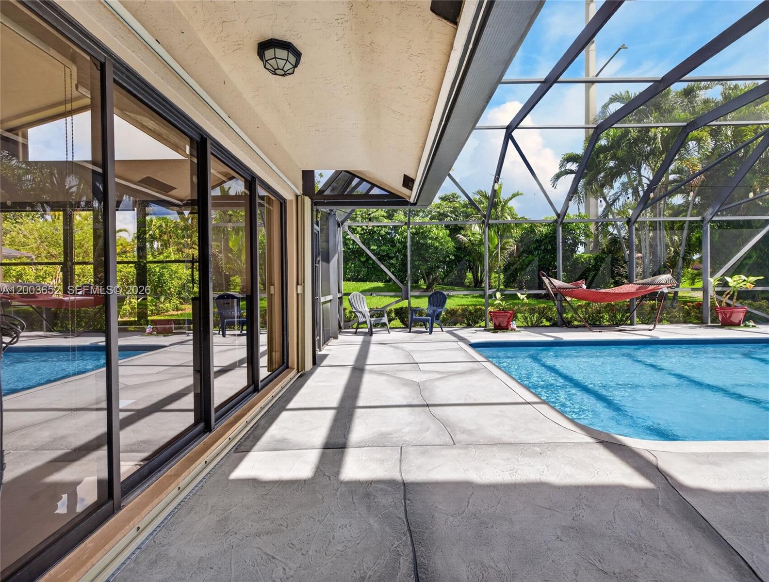 COUNTRY ISLES - Residential