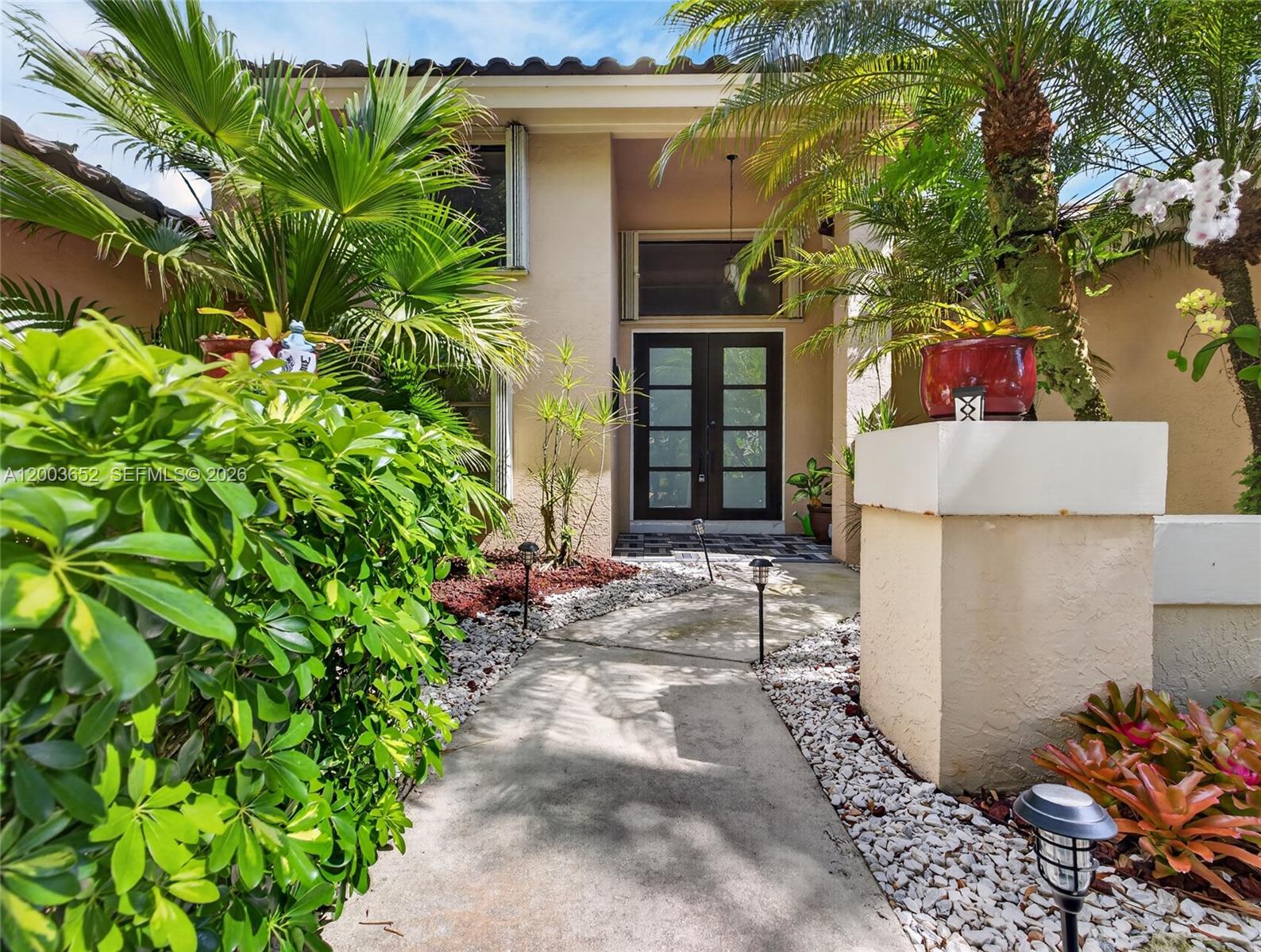 COUNTRY ISLES - Residential