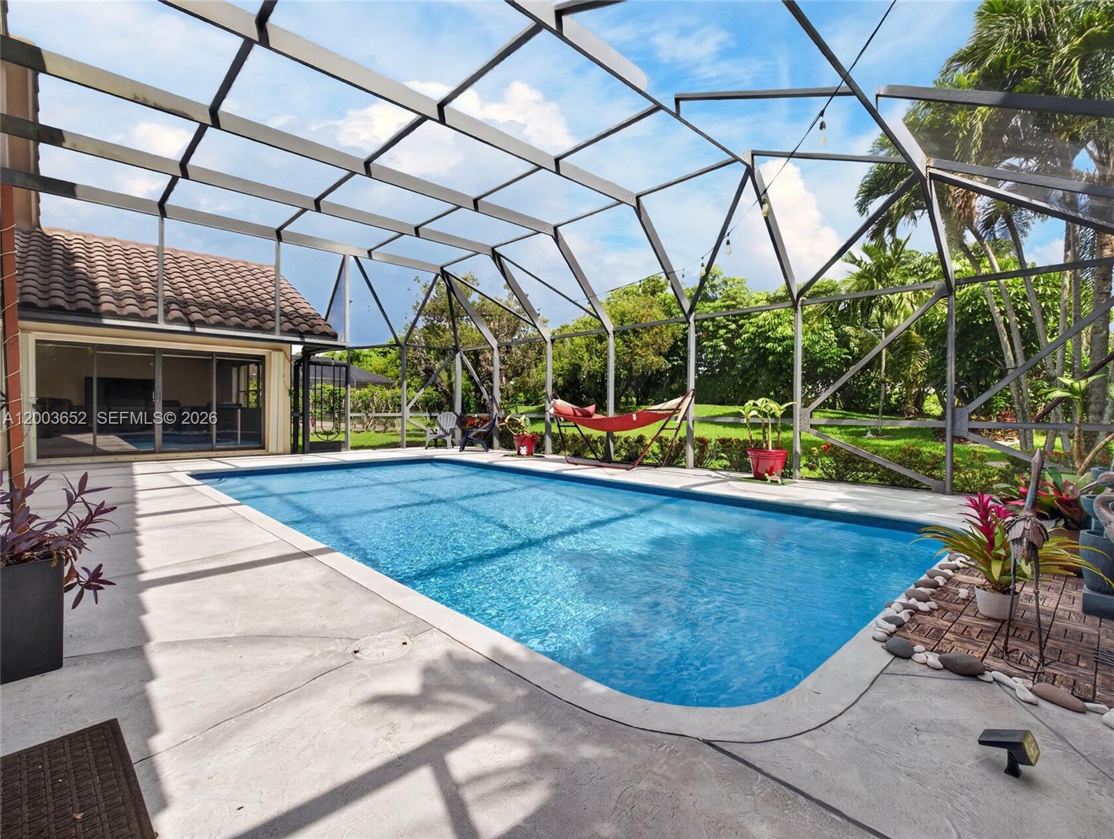 COUNTRY ISLES - Residential