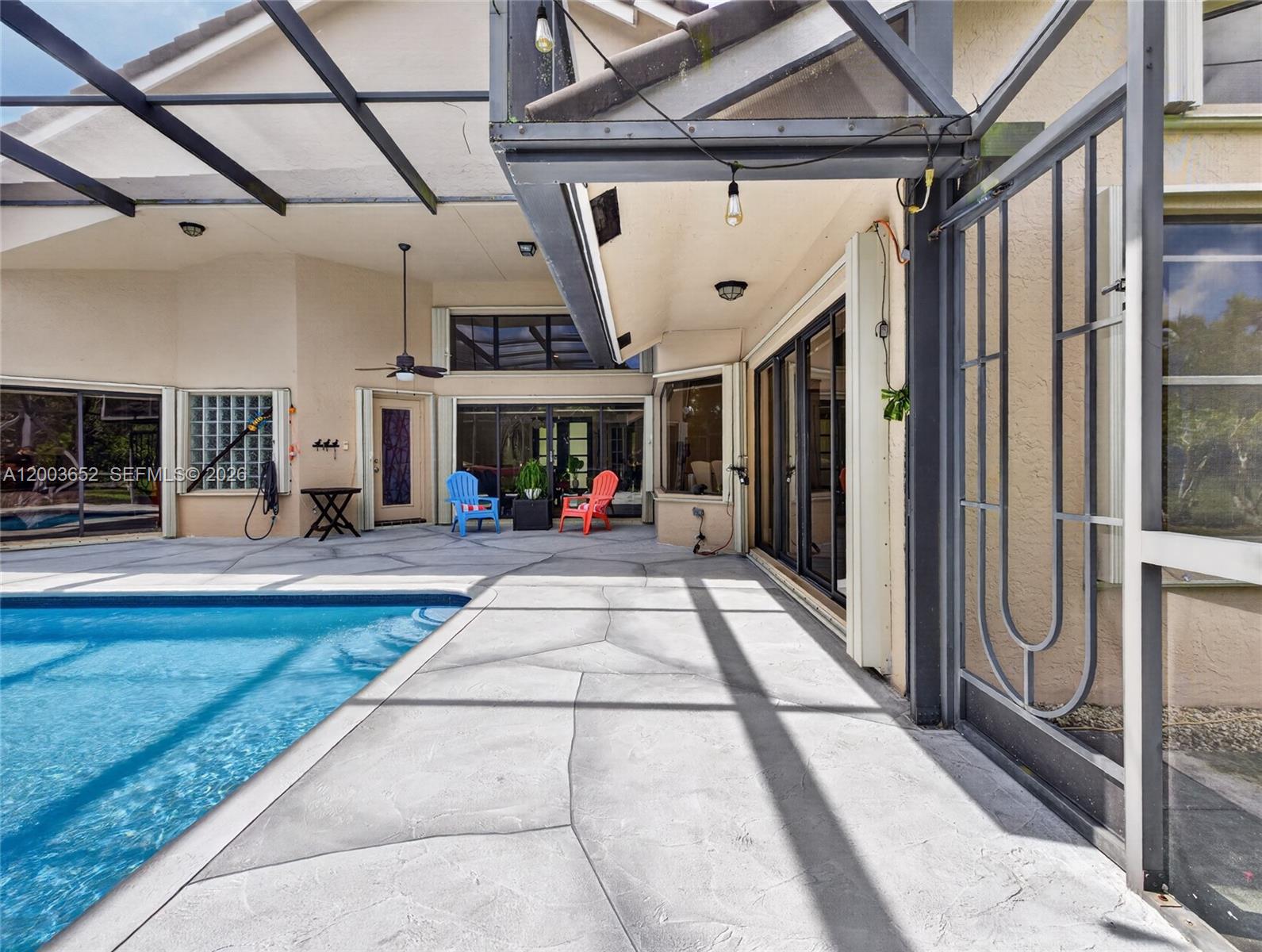 COUNTRY ISLES - Residential