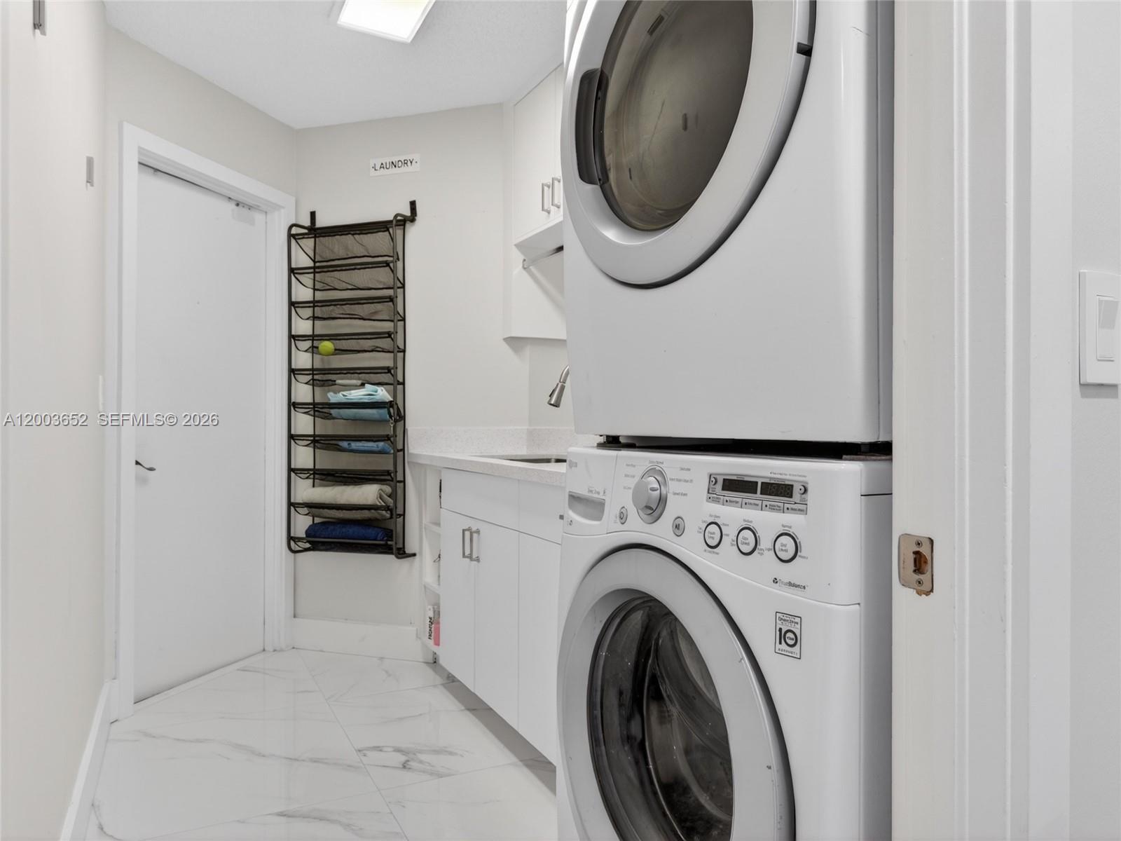 COUNTRY ISLES - Residential