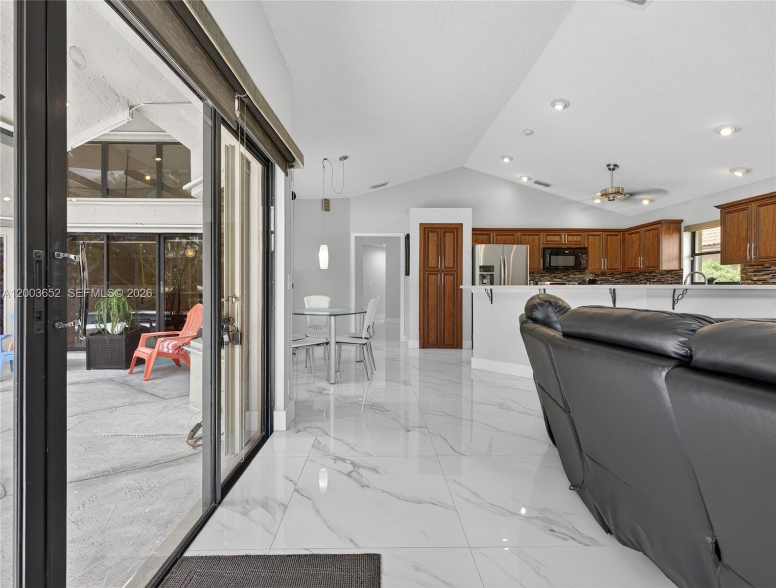 COUNTRY ISLES - Residential