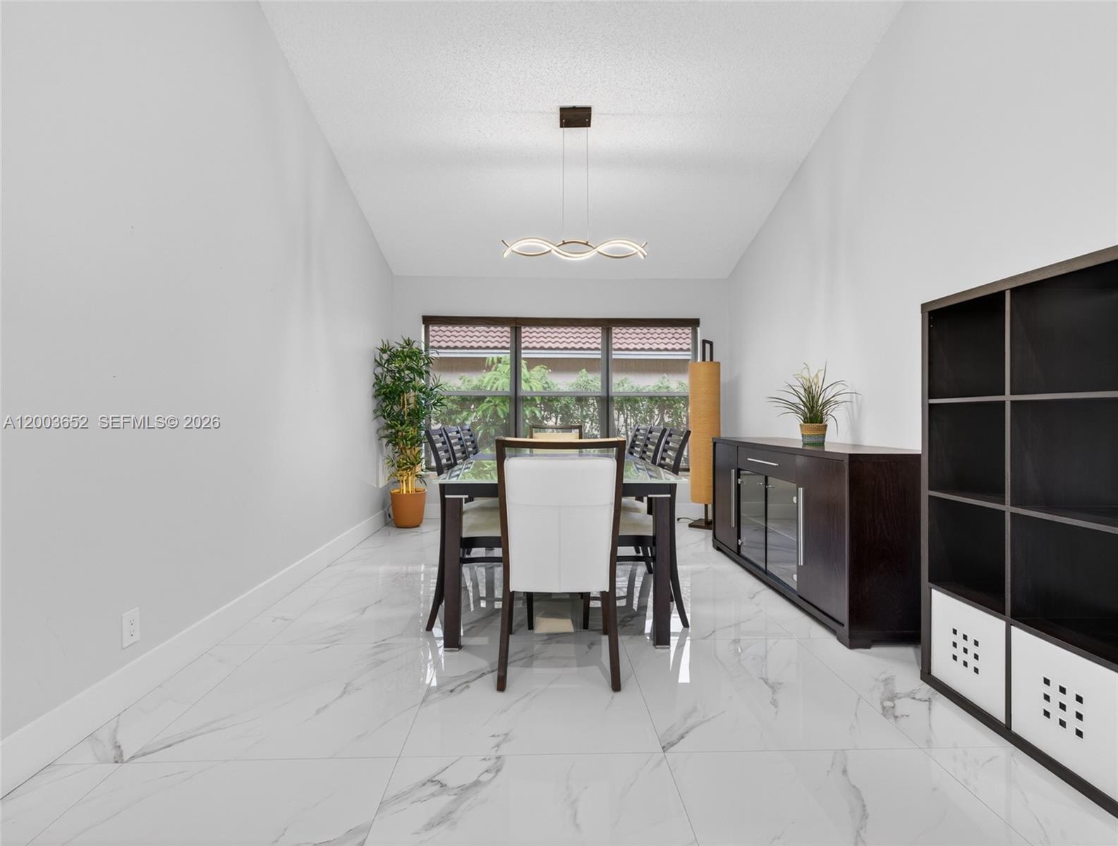 COUNTRY ISLES - Residential