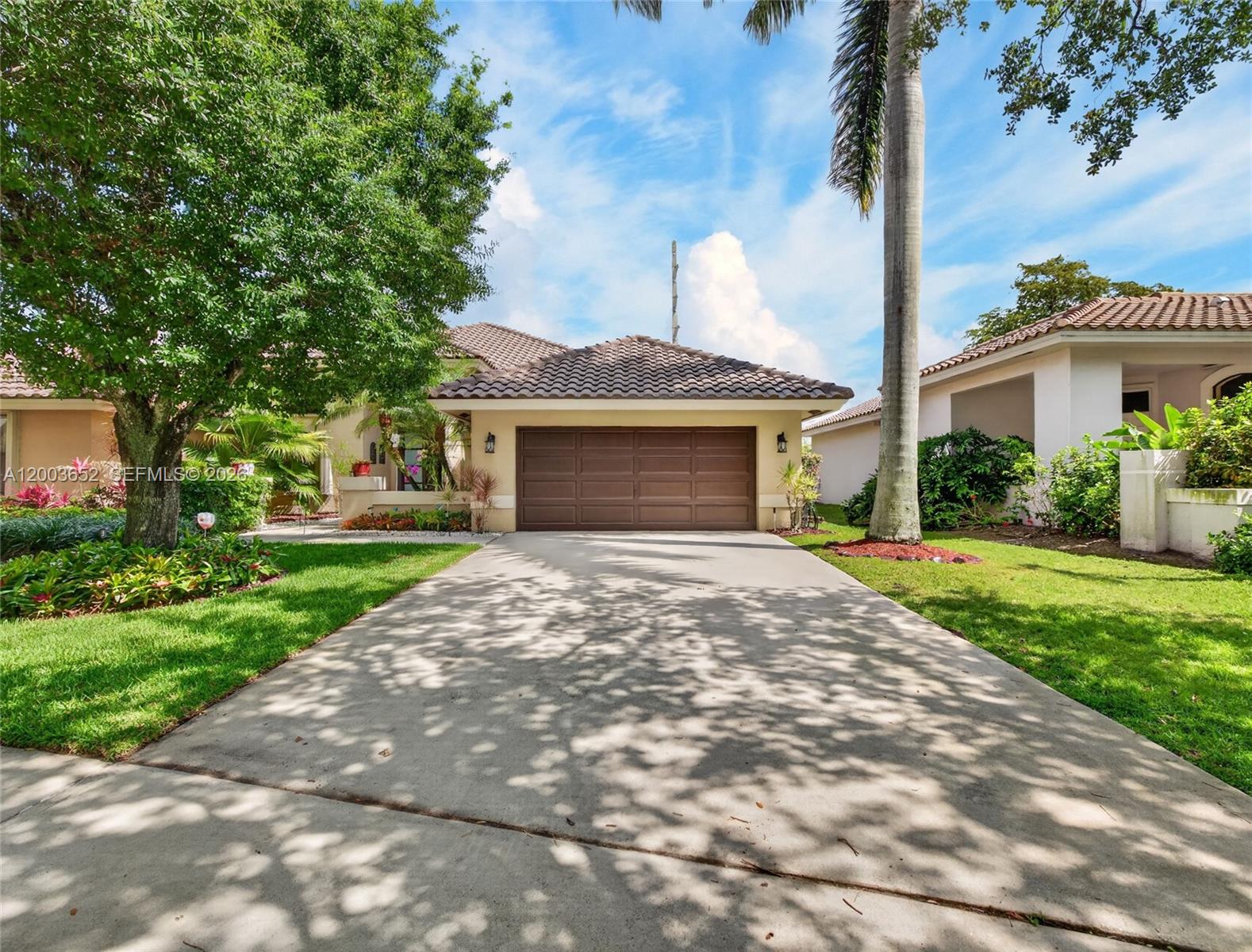 COUNTRY ISLES - Residential