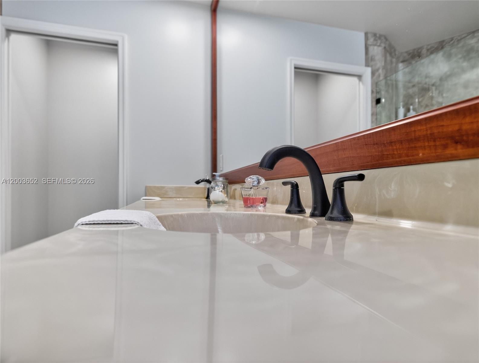 COUNTRY ISLES - Residential