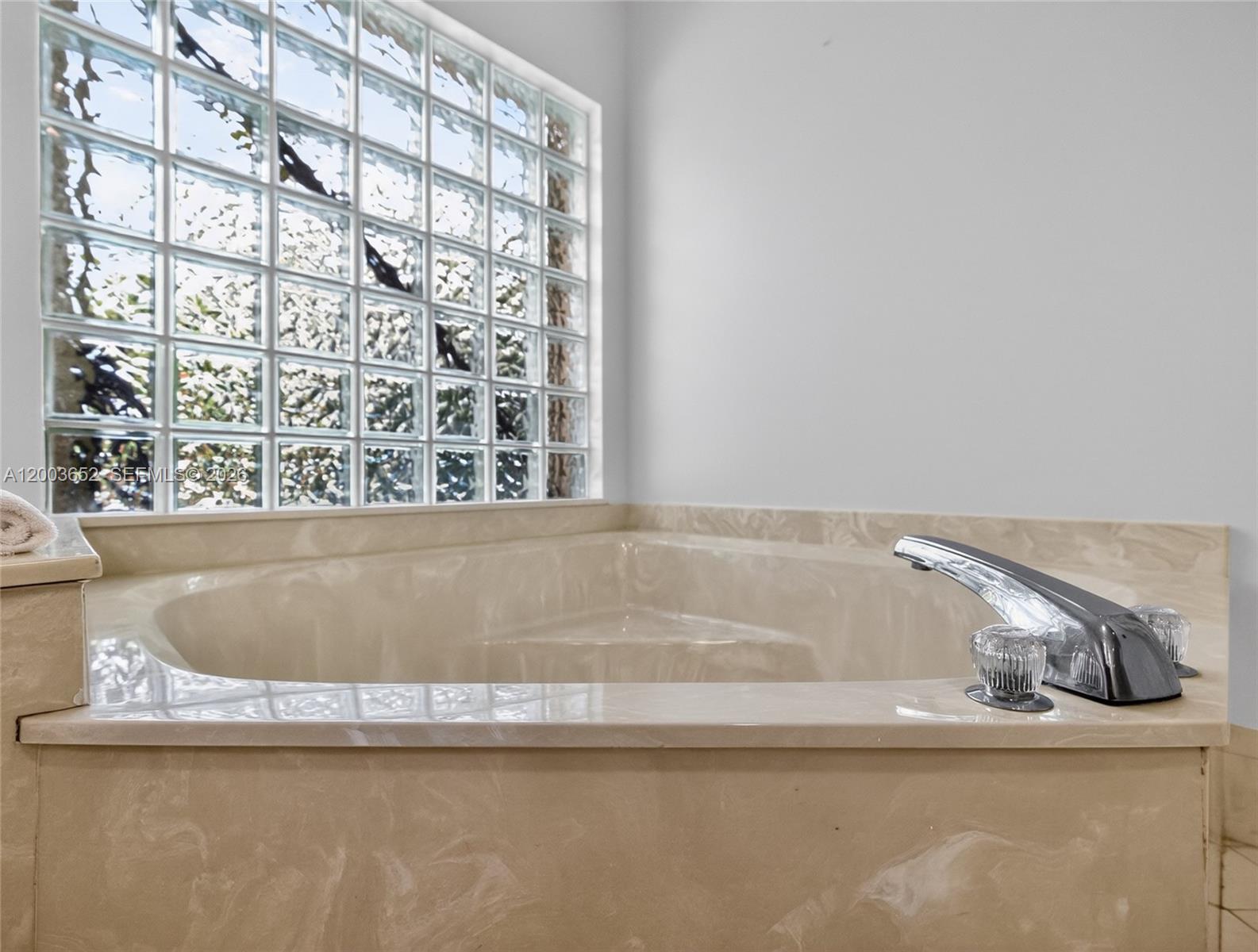 COUNTRY ISLES - Residential