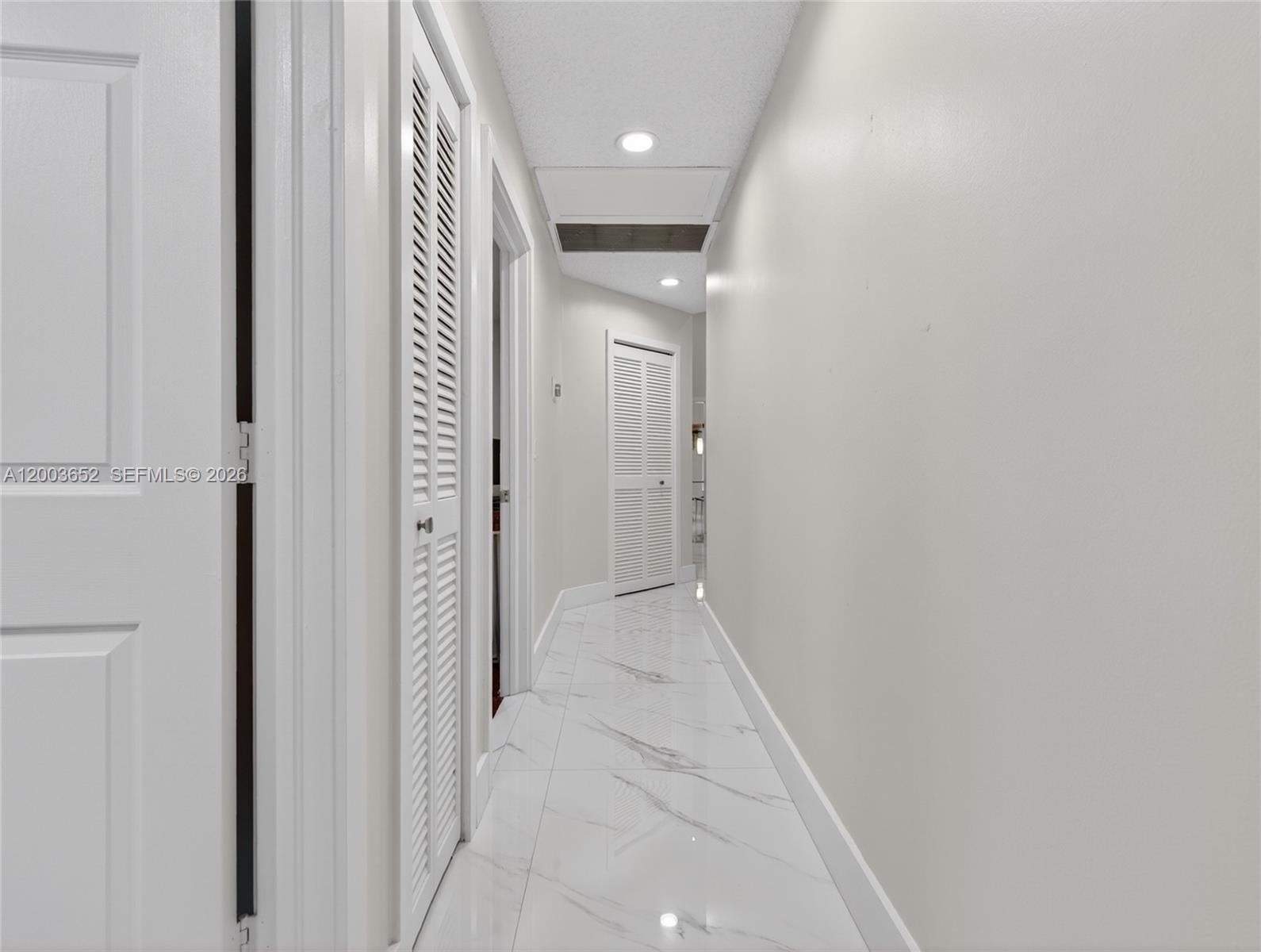 COUNTRY ISLES - Residential