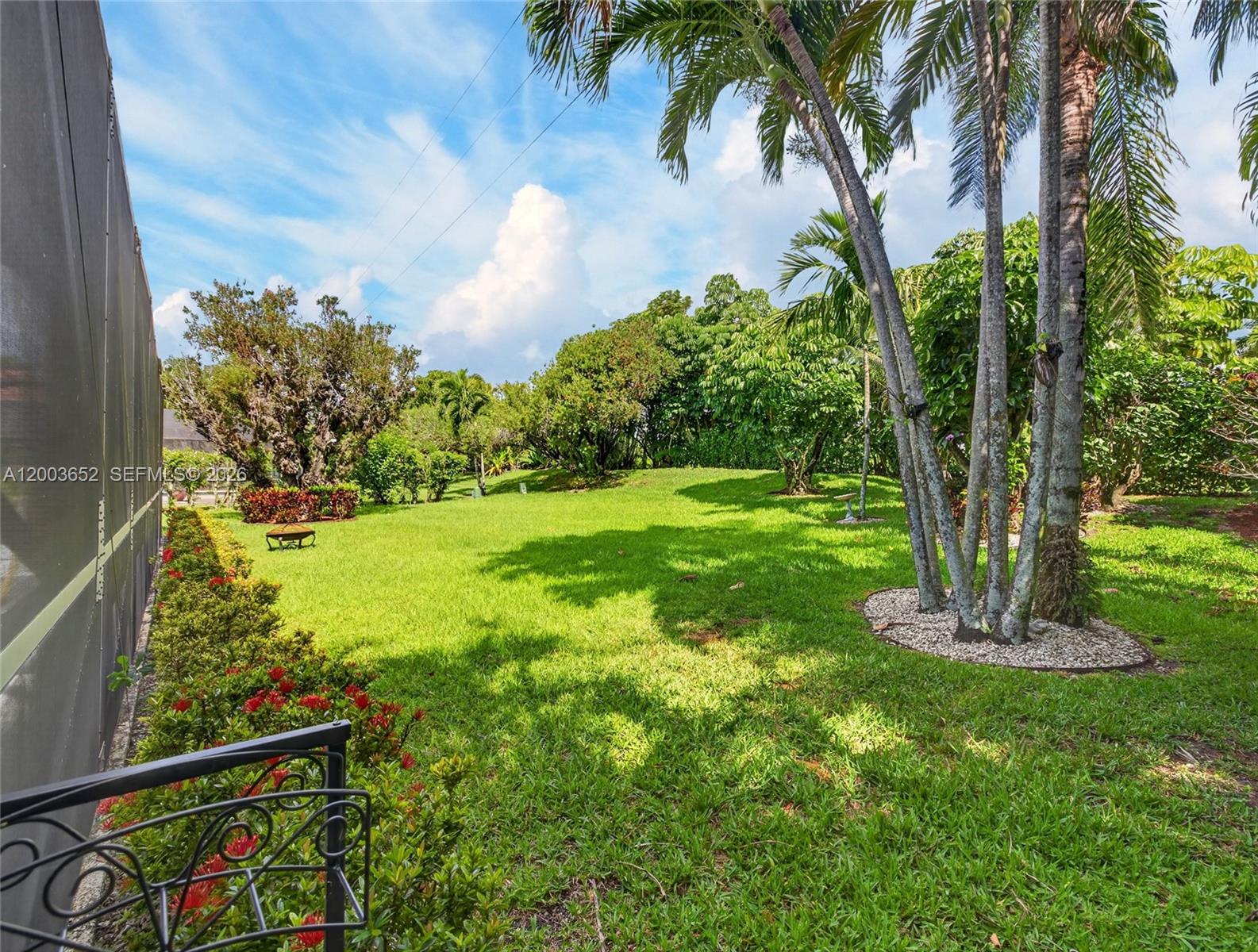 COUNTRY ISLES - Residential