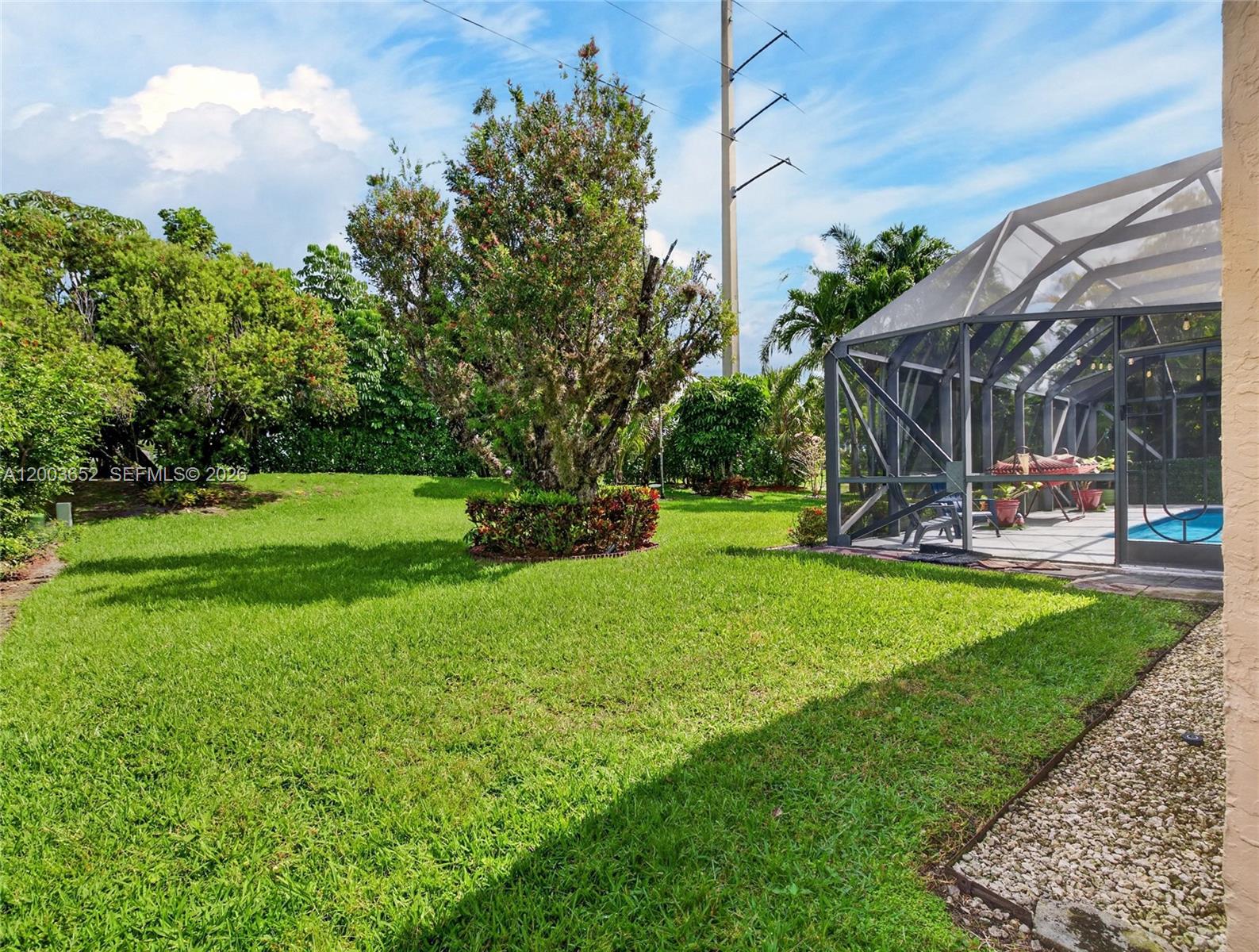 COUNTRY ISLES - Residential