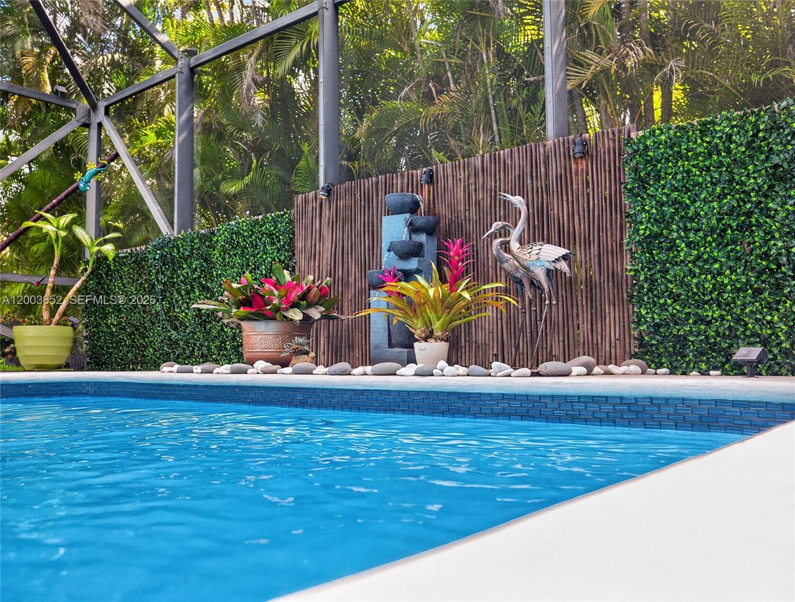 COUNTRY ISLES - Residential