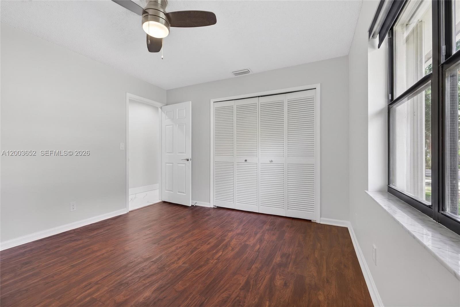 COUNTRY ISLES - Residential