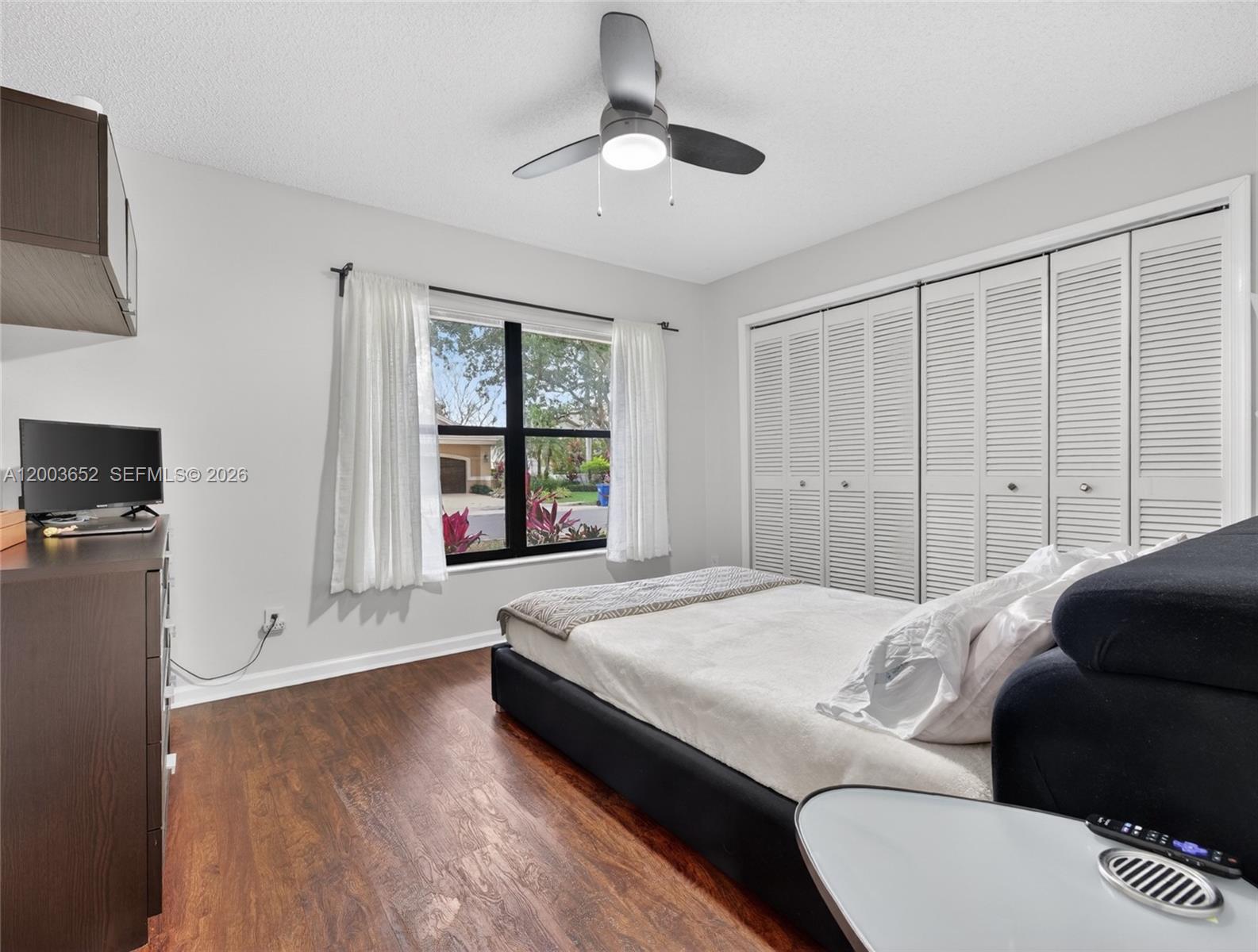 COUNTRY ISLES - Residential