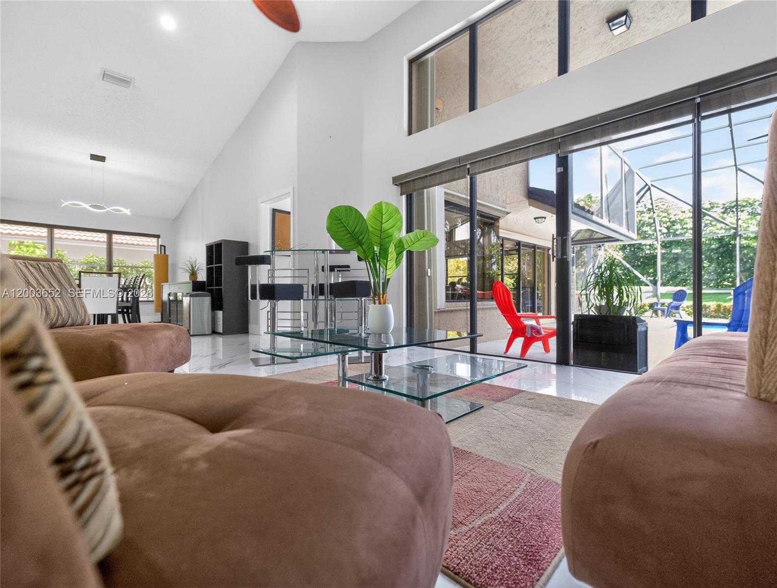 COUNTRY ISLES - Residential