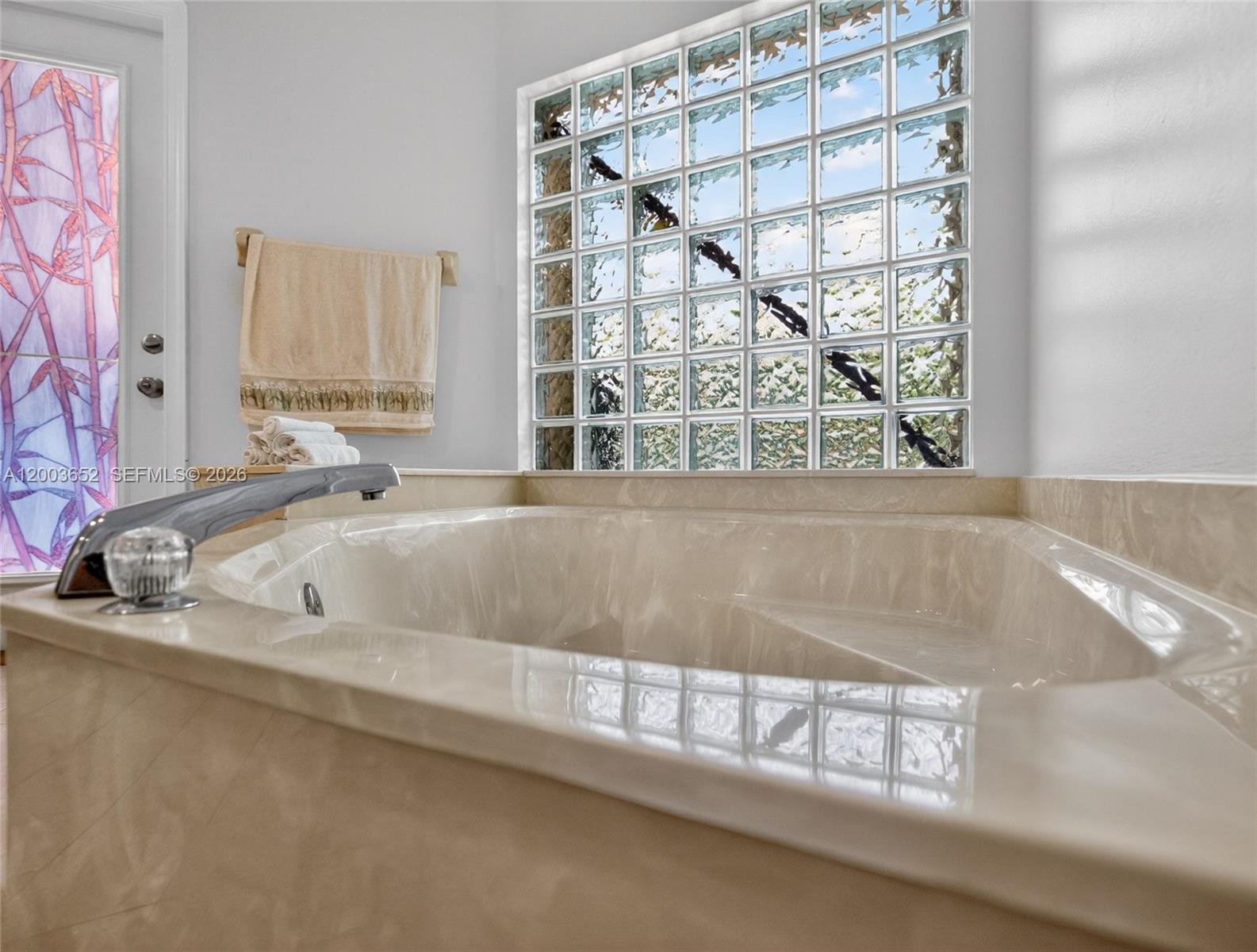 COUNTRY ISLES - Residential