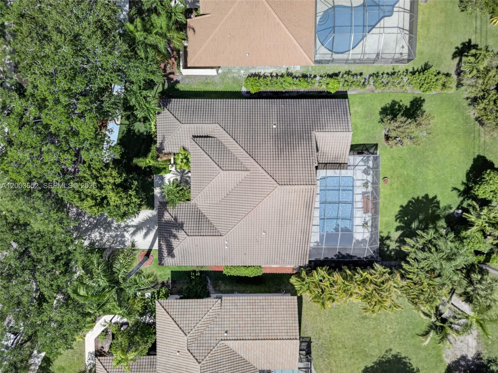 COUNTRY ISLES - Residential