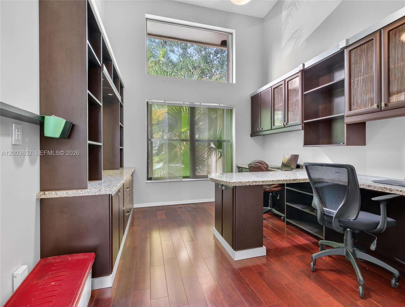 COUNTRY ISLES - Residential