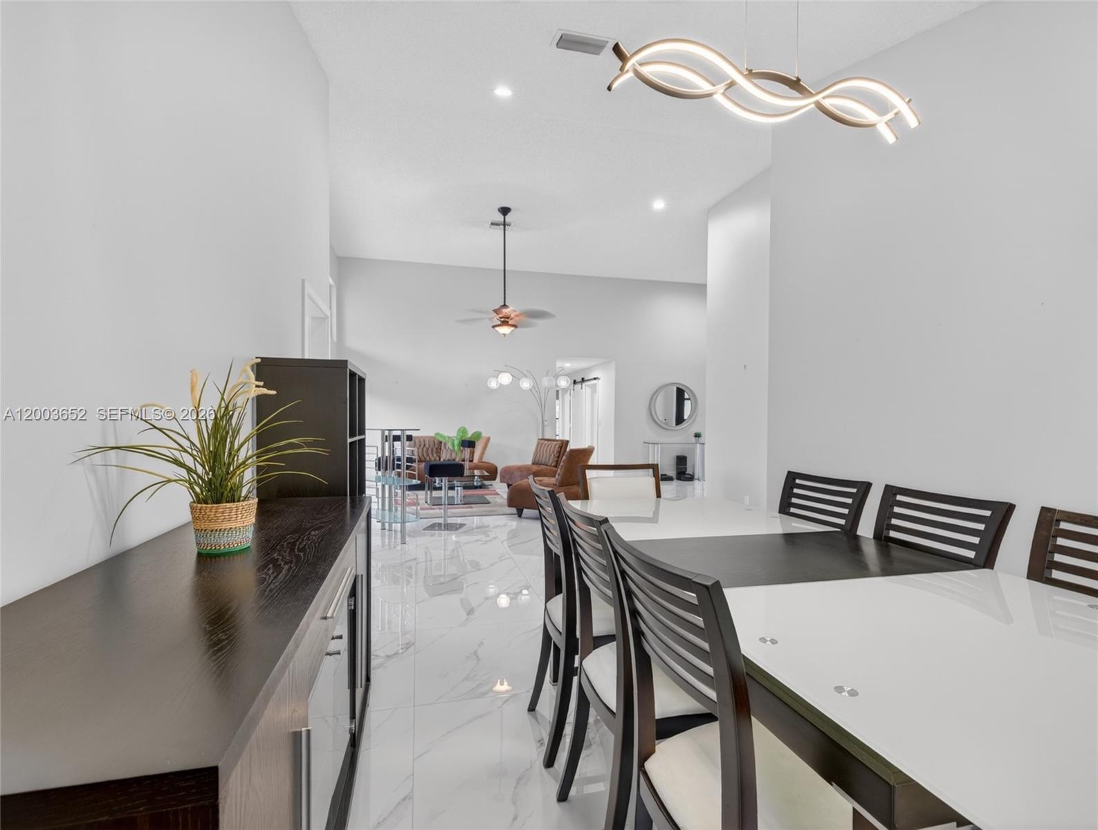 COUNTRY ISLES - Residential