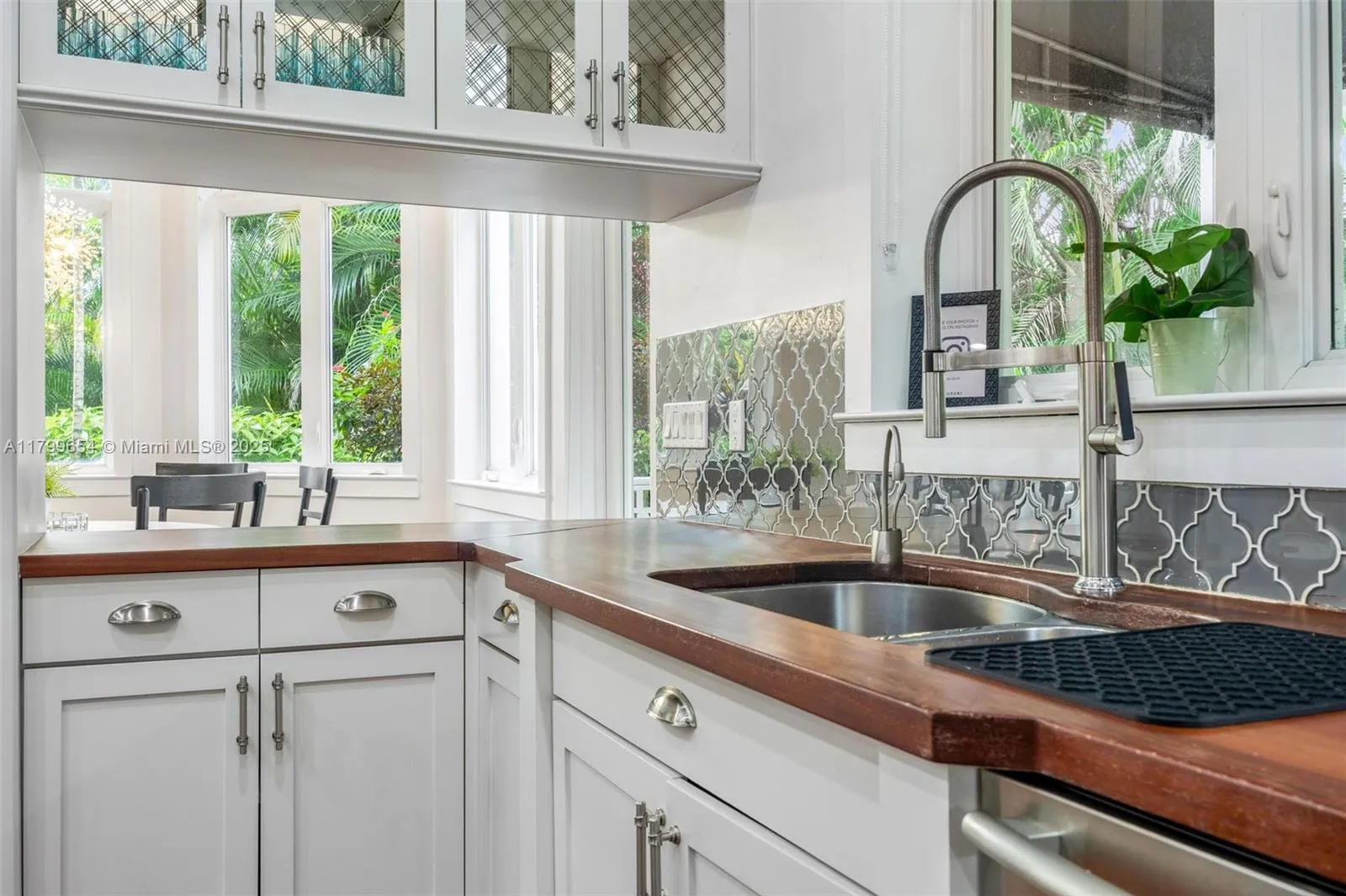 Plantation, Florida 33317, United States, 6 Bedrooms Bedrooms, ,6 BathroomsBathrooms,Residential,Active,125615