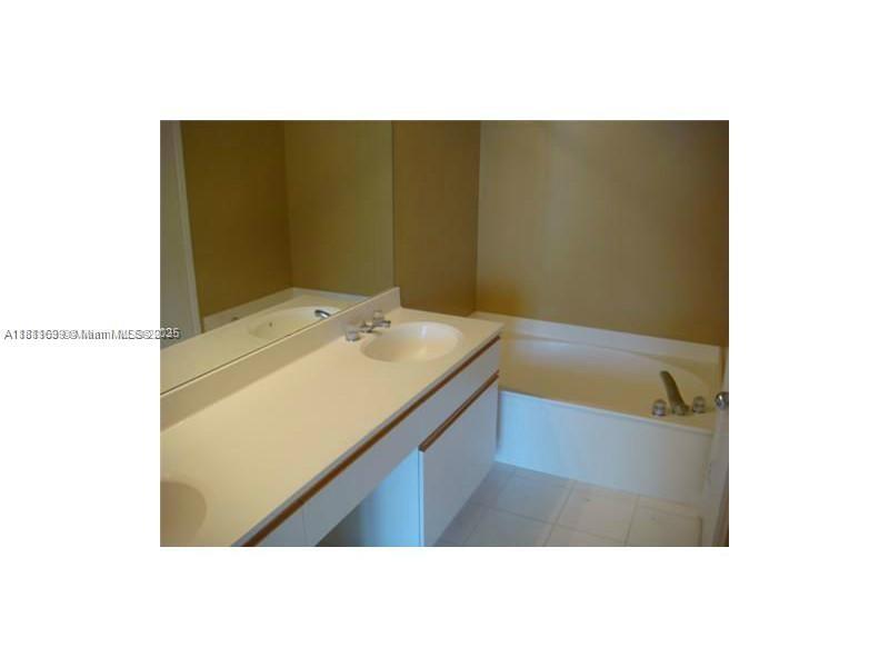 MYSTIC POINTE TOWER 600 C - Residential