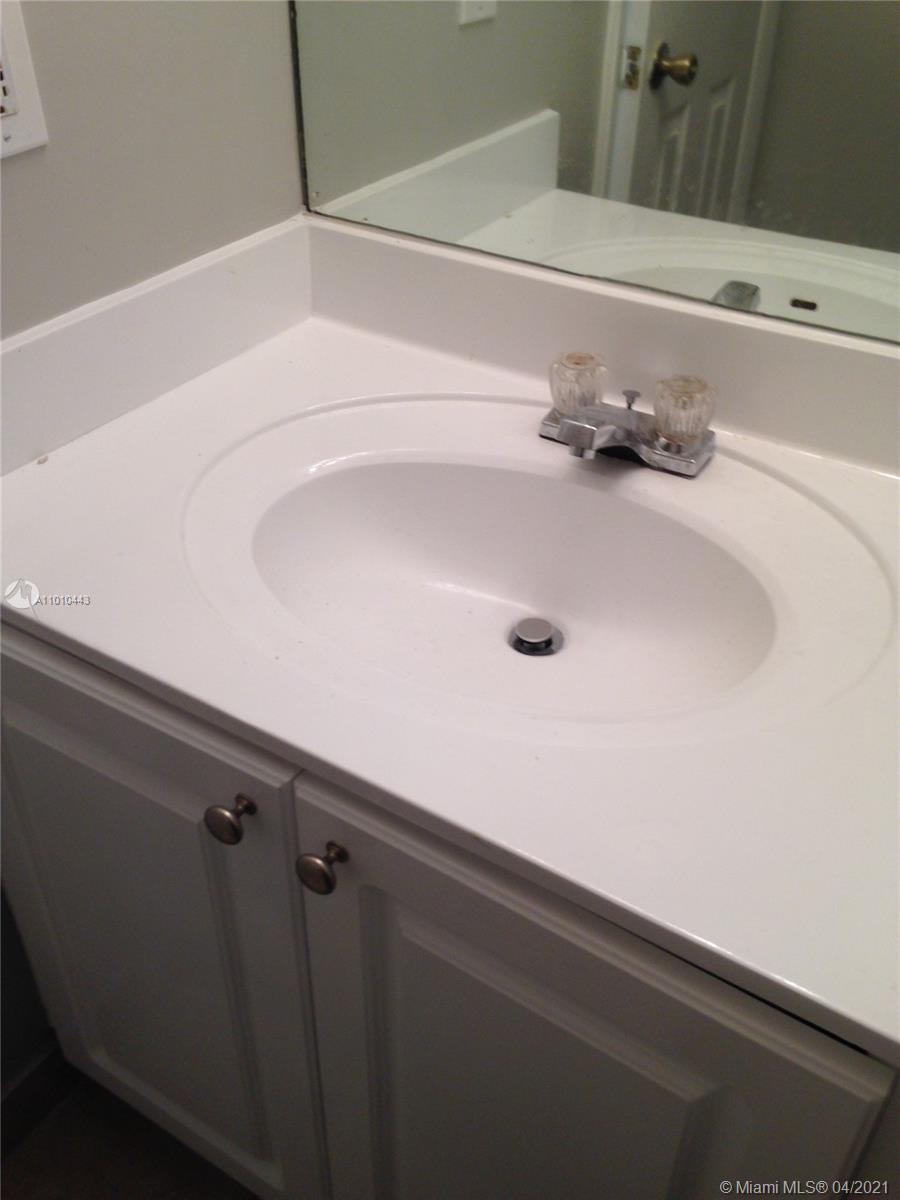 Sunset Palms East Condo - Residential Lease