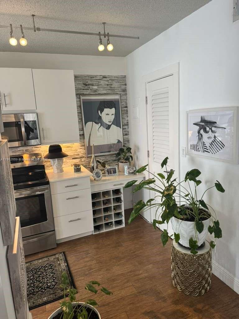 GOLDEN CACHE CONDO - Residential Lease