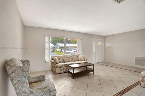 Single Family Residence in Tamarac FL 8305 59th Pl Pl 4.jpg