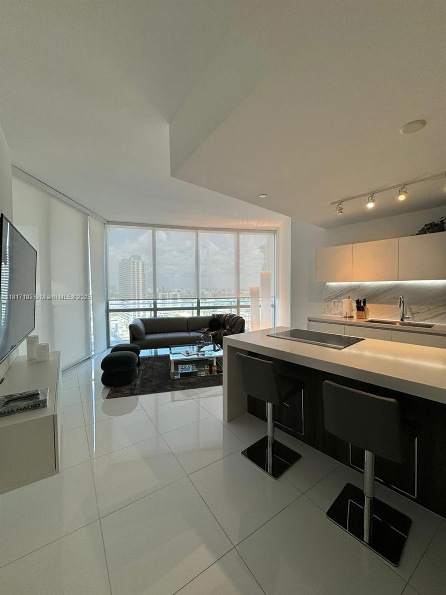 851 NE 1st Ave 1404