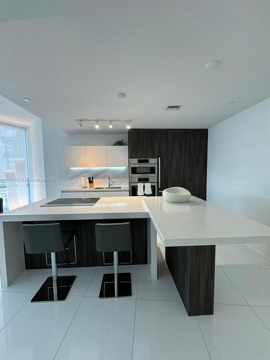 851 NE 1st Ave 1404