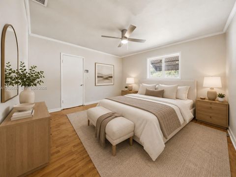 Tiny photo for 2202 N 42nd Ave, Hollywood, FL 33021 (MLS # A12026427)