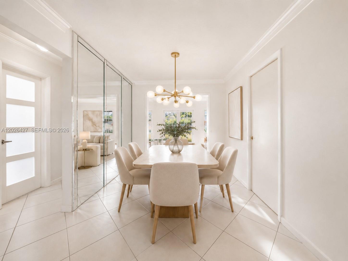 HOLLYWOOD HILLS - Residential