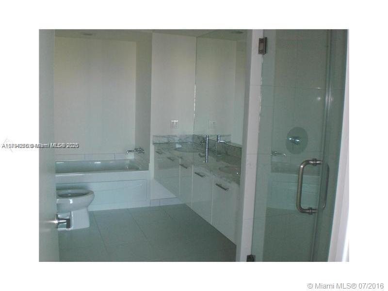 500 BRICKELL EAST CONDO - Residential Lease