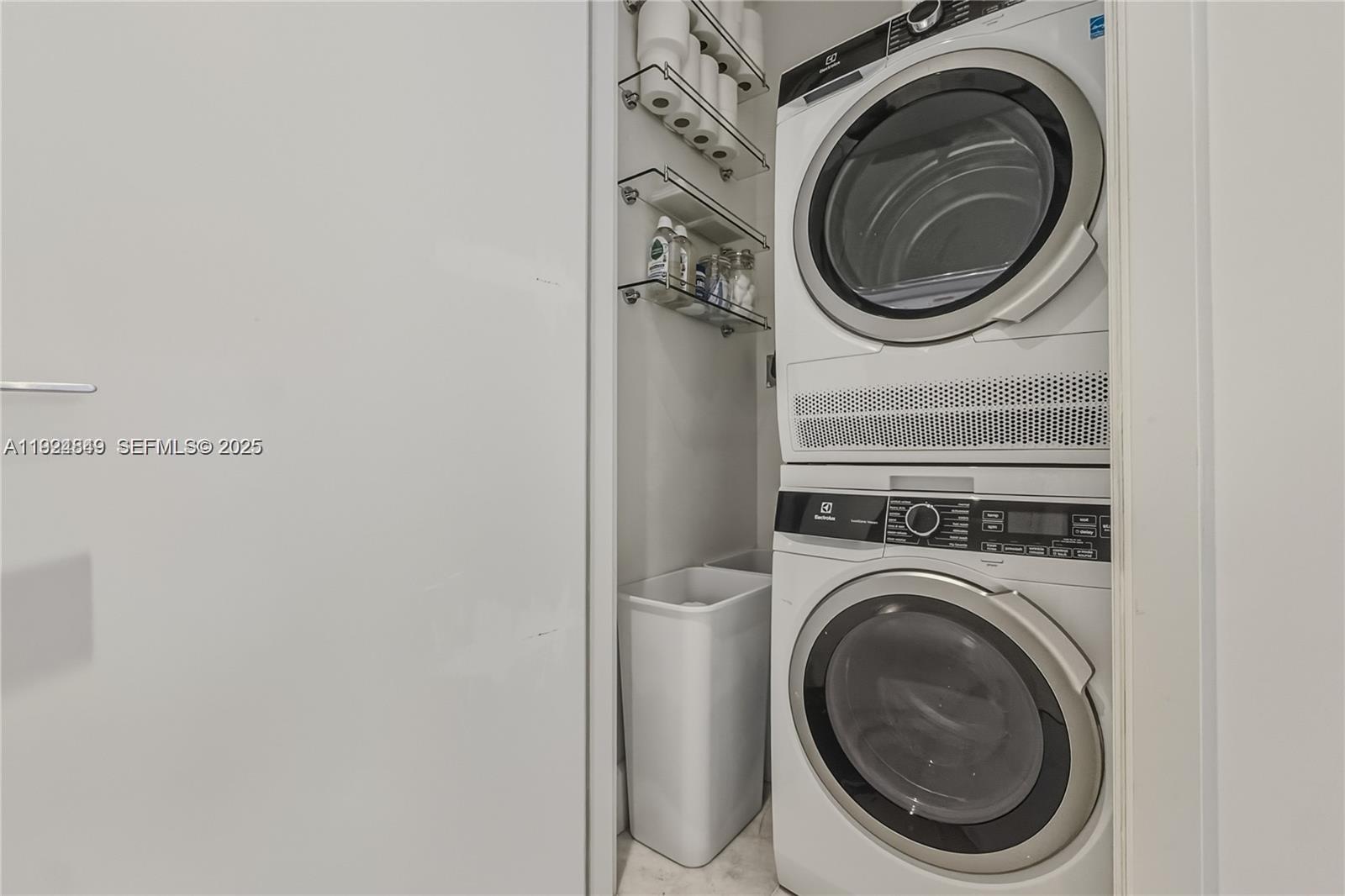 ESCOTTONIA PARK - Residential