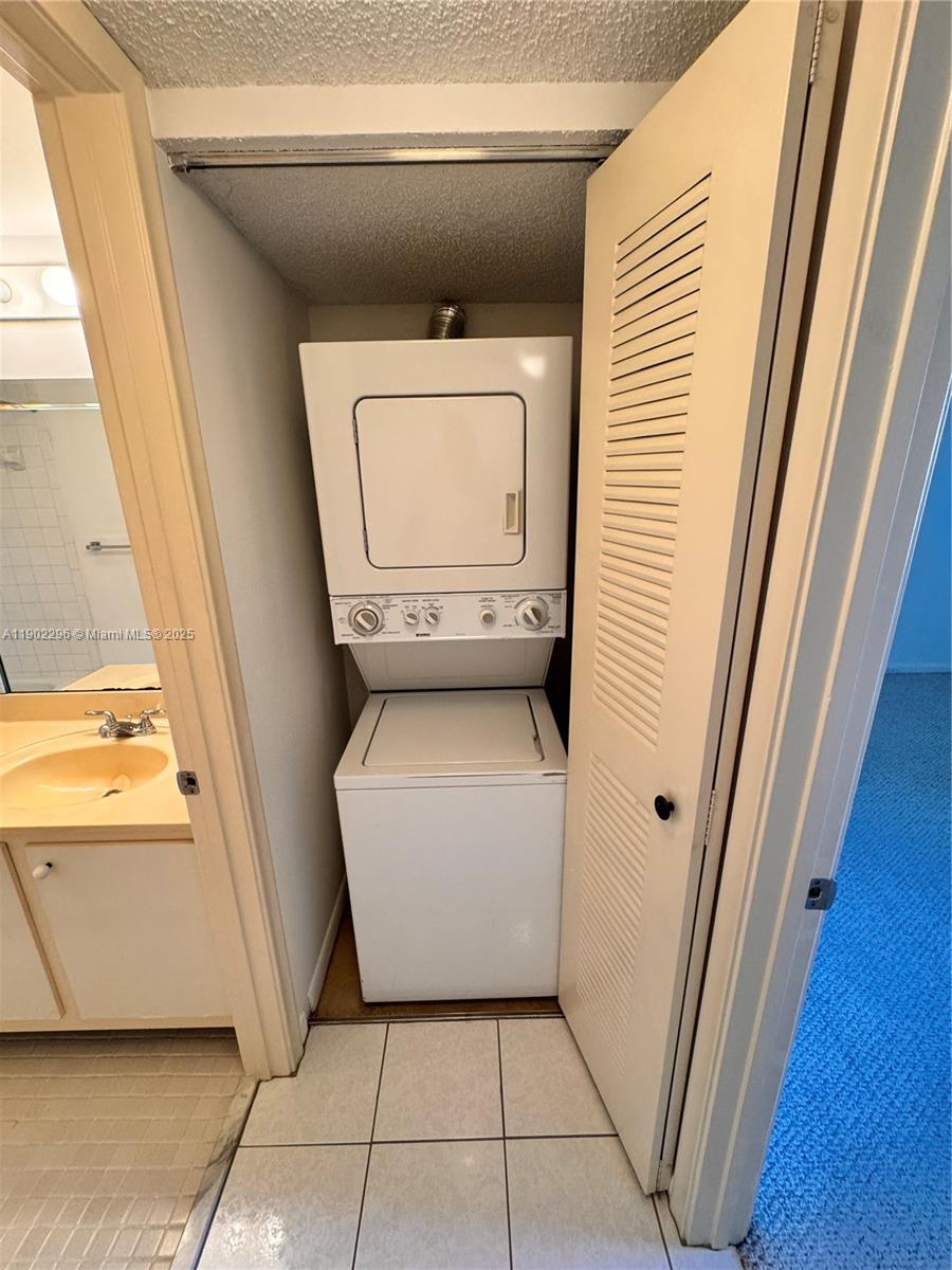 CAMBRIDGE AT CENTURY VILL - Residential Lease