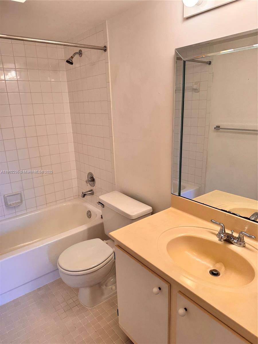 CAMBRIDGE AT CENTURY VILL - Residential Lease