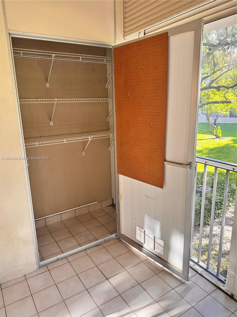 CAMBRIDGE AT CENTURY VILL - Residential Lease