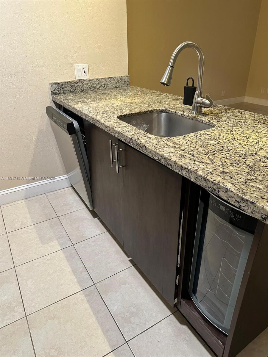 SUN VISTA GARDENS CONDO - Residential Lease