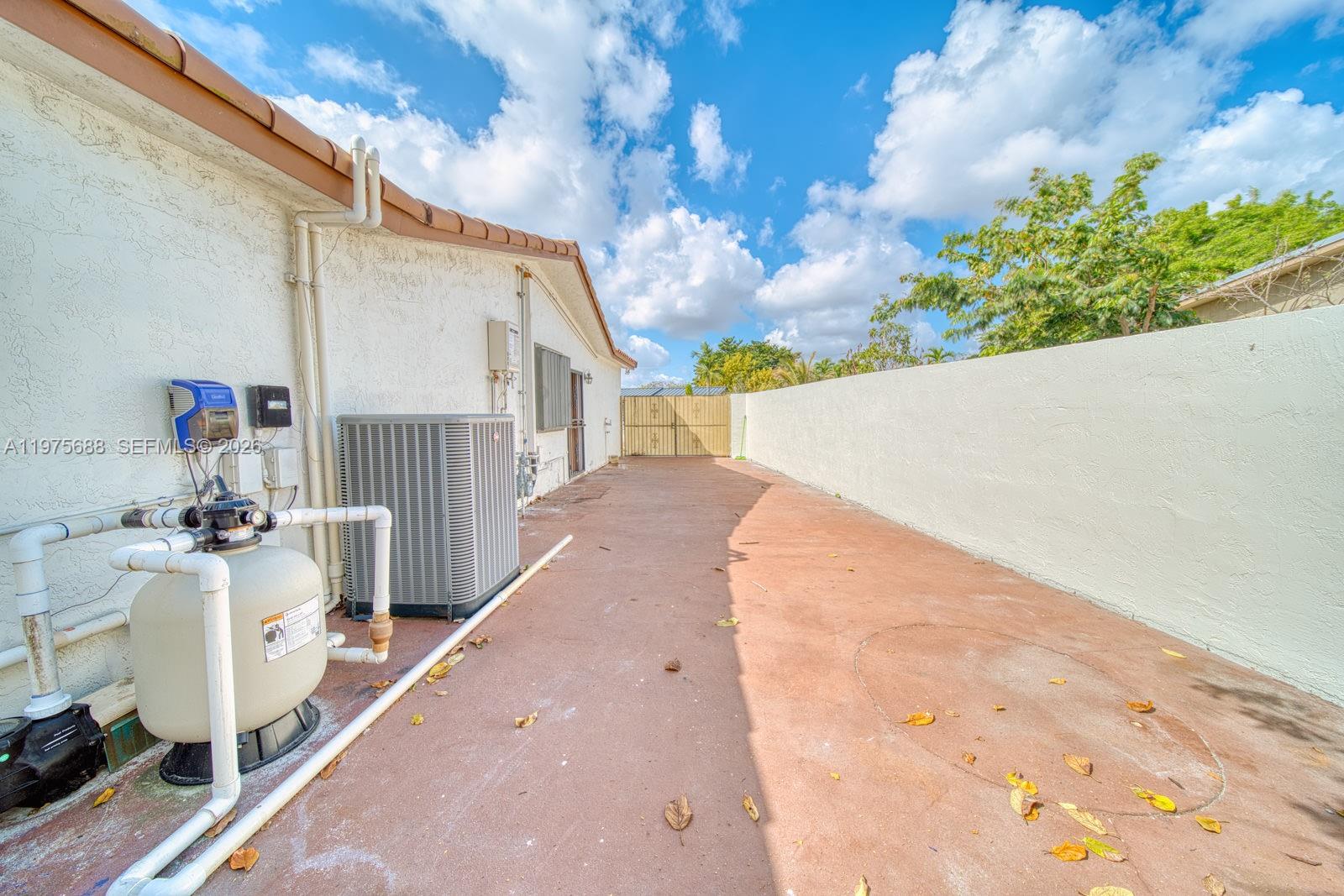 SOUTHERN ESTS 7TH ADDN SE - Residential