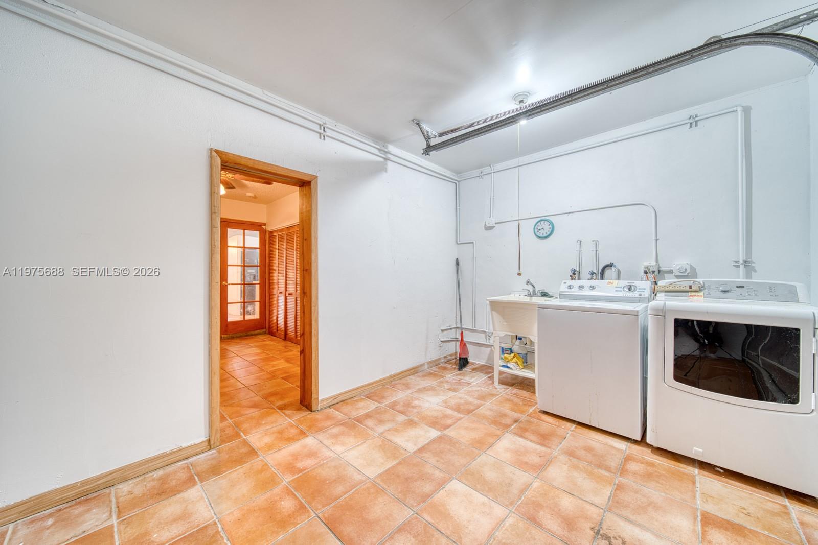 SOUTHERN ESTS 7TH ADDN SE - Residential