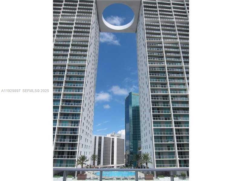 500 Brickell East Condo - Residential