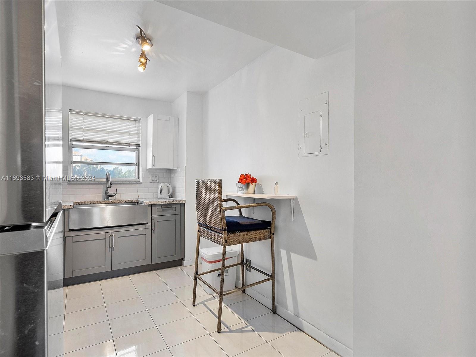 GOLDEN SURF TOWERS CONDO - Residential