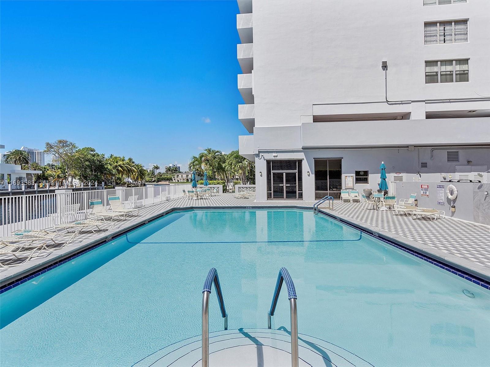 GOLDEN SURF TOWERS CONDO - Residential